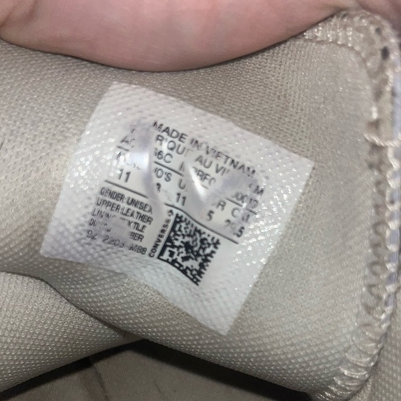 Converse men’s size 11, normal wear and good condition. - Picture 6 of 6